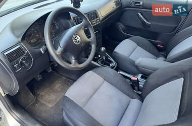 Универсал Volkswagen Golf 2002 в  фото 8 Универсал Volkswagen Golf 2002 в