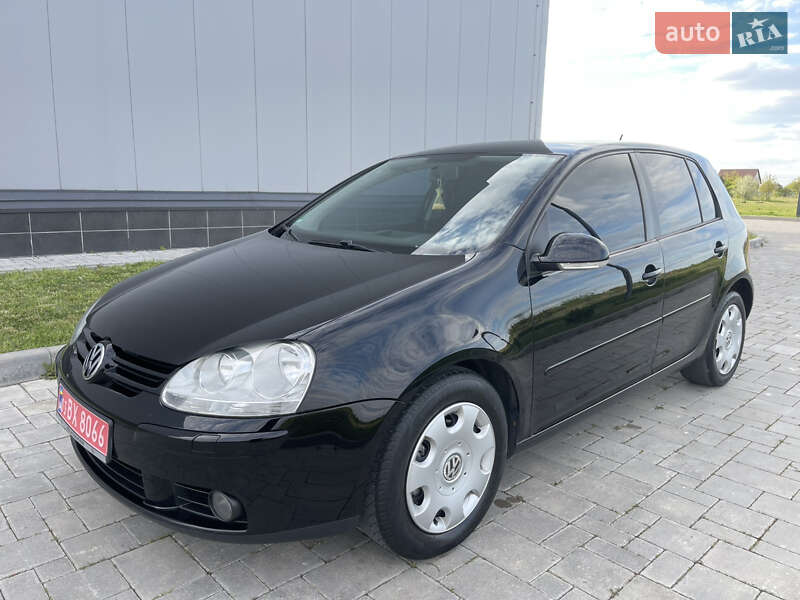 Хетчбек Volkswagen Golf 2008 в Рівному