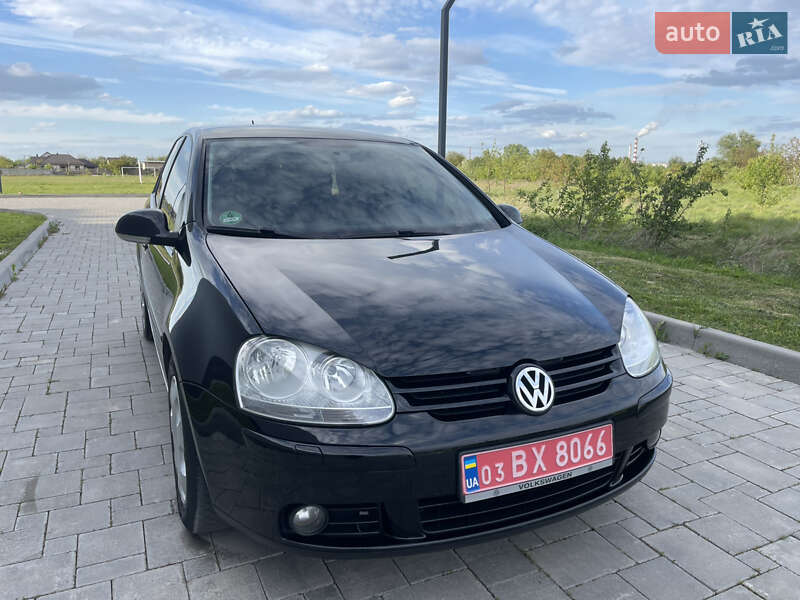 Хетчбек Volkswagen Golf 2008 в Рівному