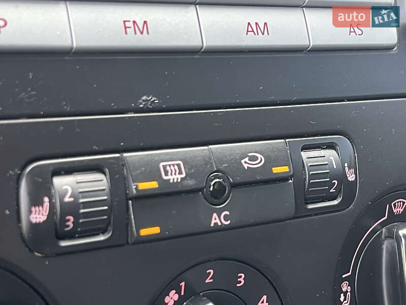 Хетчбек Volkswagen Golf 2008 в Рівному