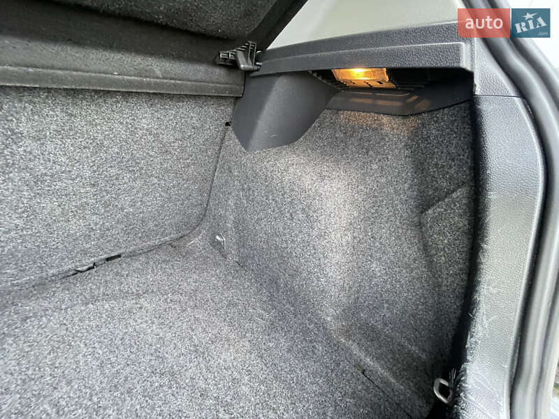 Хетчбек Volkswagen Golf 2008 в Рівному