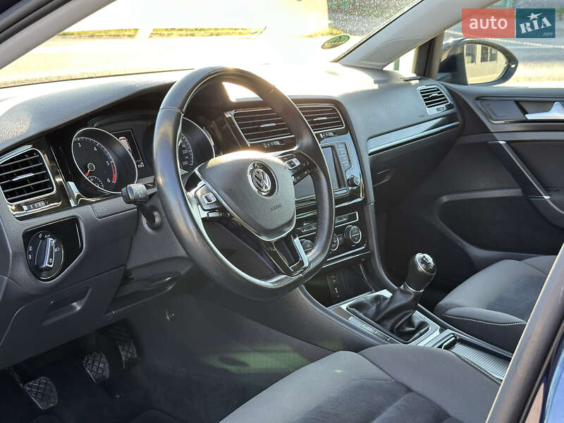 Универсал Volkswagen Golf 2016 в Лопатине фото 27 Универсал Volkswagen Golf 2016 в Лопатине