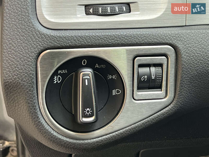 Хетчбек Volkswagen Golf 2015 в Києві фото 36 Хетчбек Volkswagen Golf 2015 в Києві