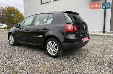 Хэтчбек Volkswagen Golf 2008 в 