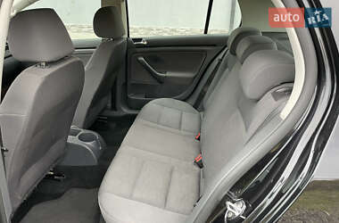 Хэтчбек Volkswagen Golf 2008 в 