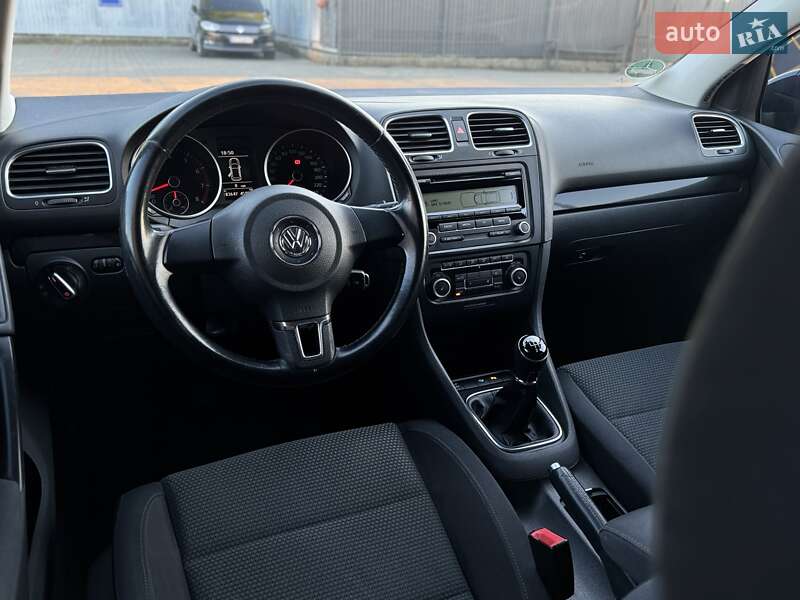 Хетчбек Volkswagen Golf 2010 в Мукачевому