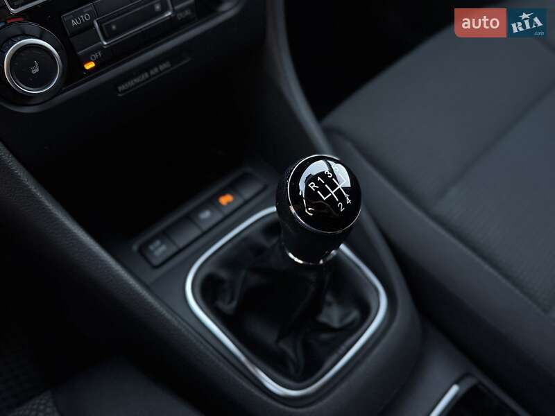 Хетчбек Volkswagen Golf 2010 в Мукачевому