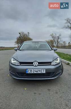 Хэтчбек Volkswagen Golf 2016 в Ромнах