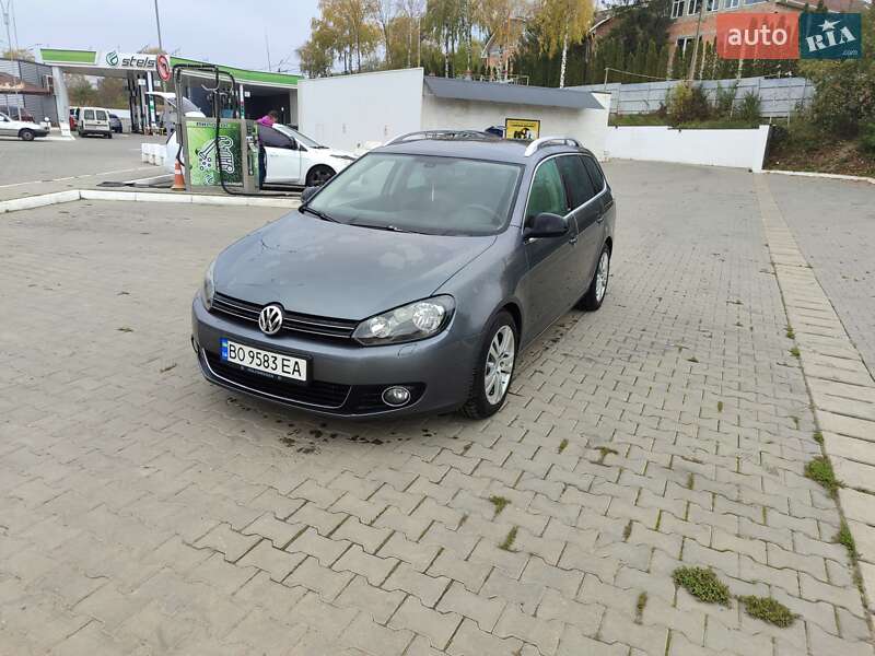 Универсал Volkswagen Golf 2011 в Черновцах