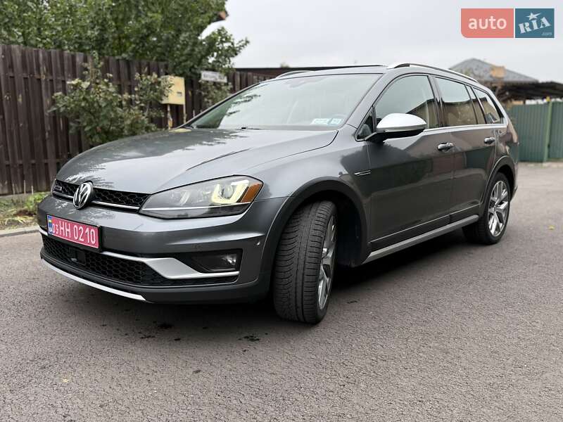 Універсал Volkswagen Golf 2016 в Києві