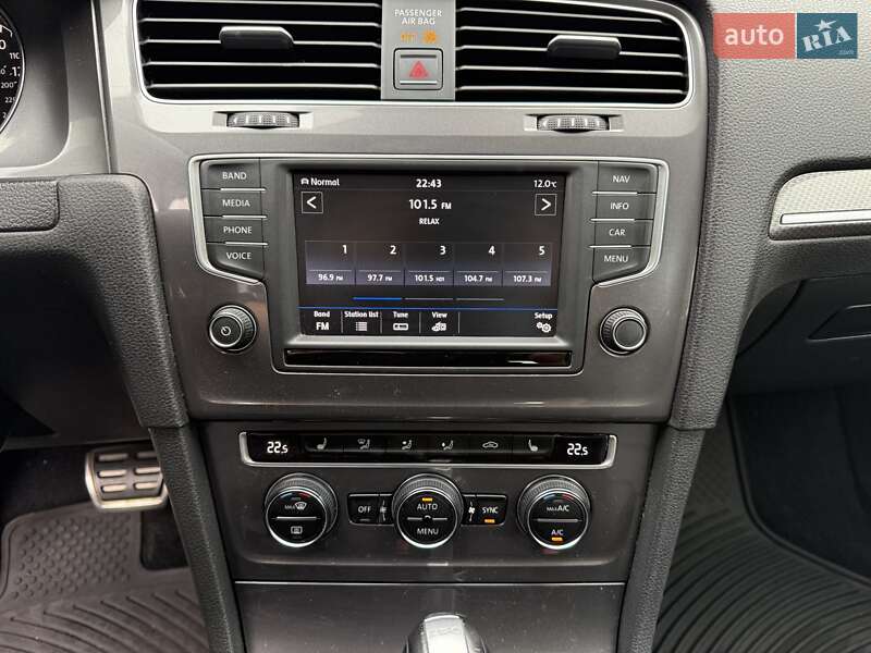 Універсал Volkswagen Golf 2016 в Києві