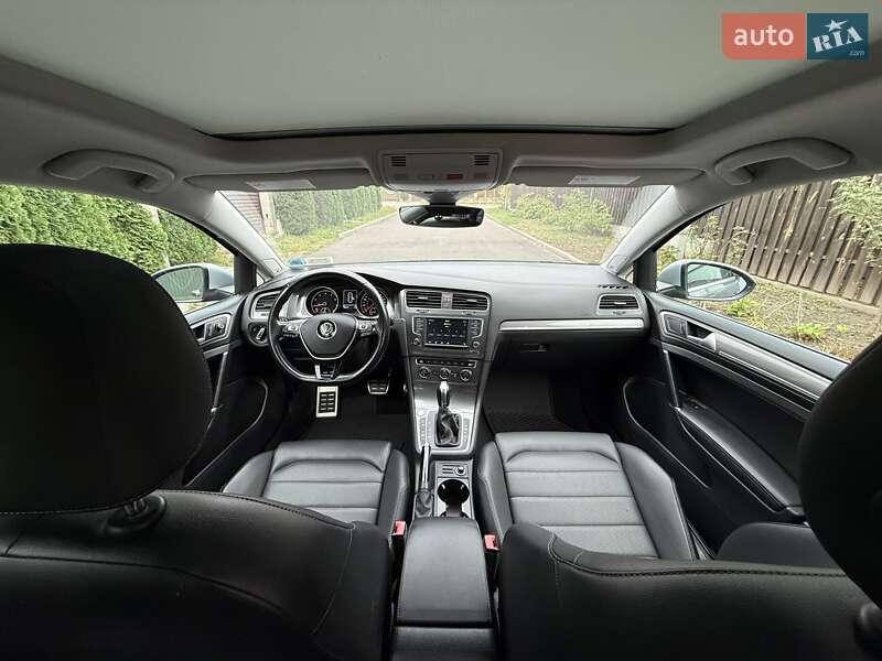 Універсал Volkswagen Golf 2016 в Києві