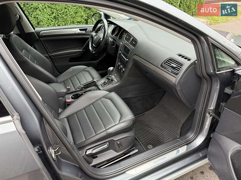 Універсал Volkswagen Golf 2016 в Києві