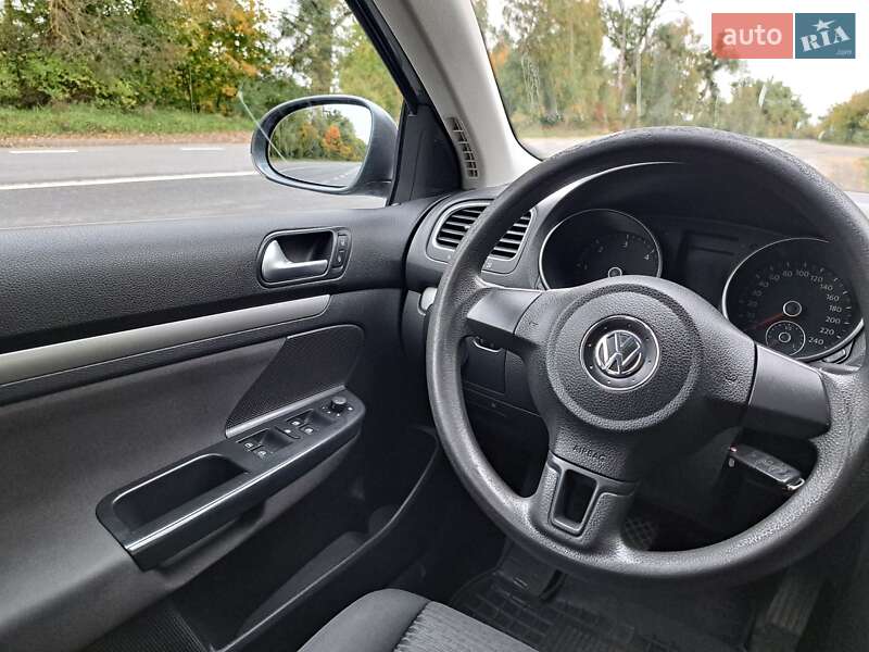 Універсал Volkswagen Golf 2009 в Нетішині