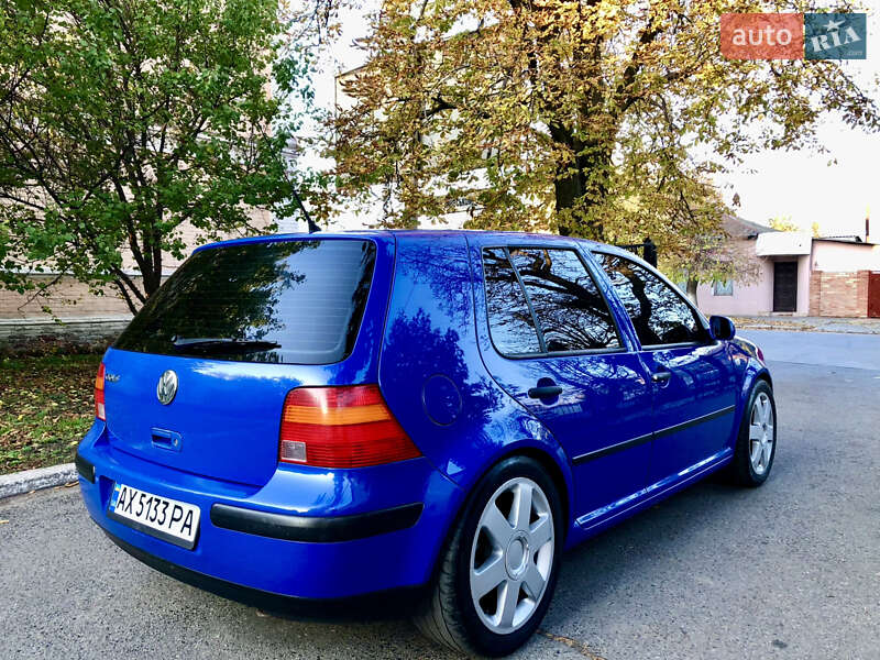 Хэтчбек Volkswagen Golf 2002 в Змиеве