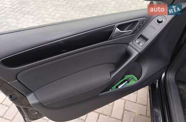 Хэтчбек Volkswagen Golf 2009 в 