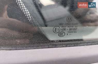 Хэтчбек Volkswagen Golf 2009 в 
