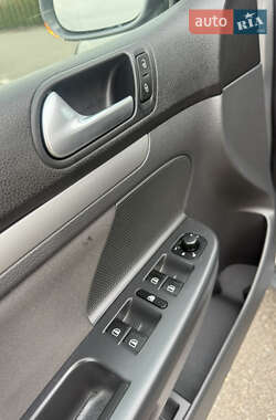 Хэтчбек Volkswagen Golf 2007 в 