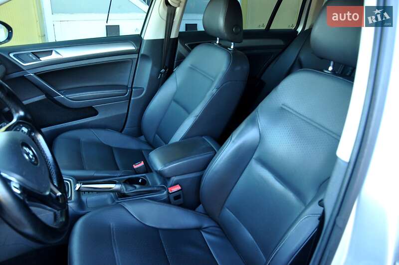 Универсал Volkswagen Golf 2015 в Львове