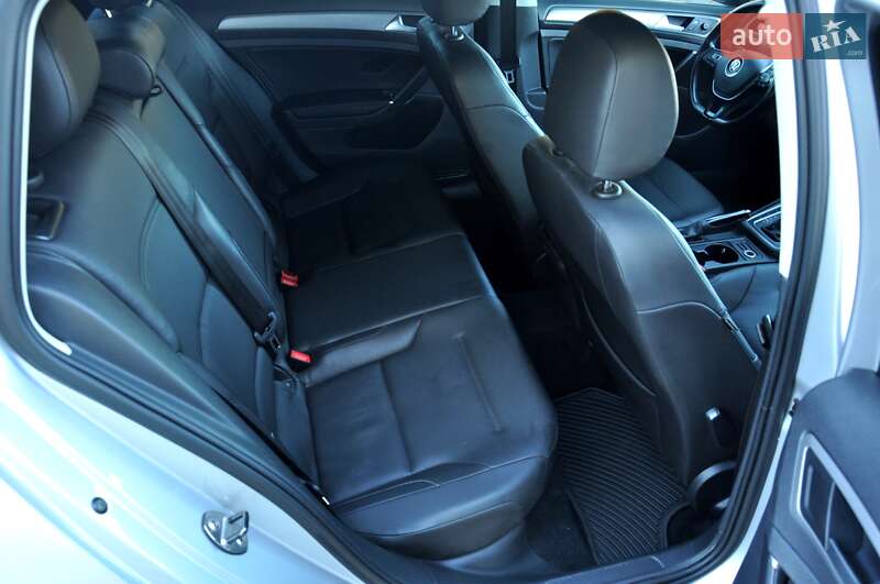 Универсал Volkswagen Golf 2015 в Львове