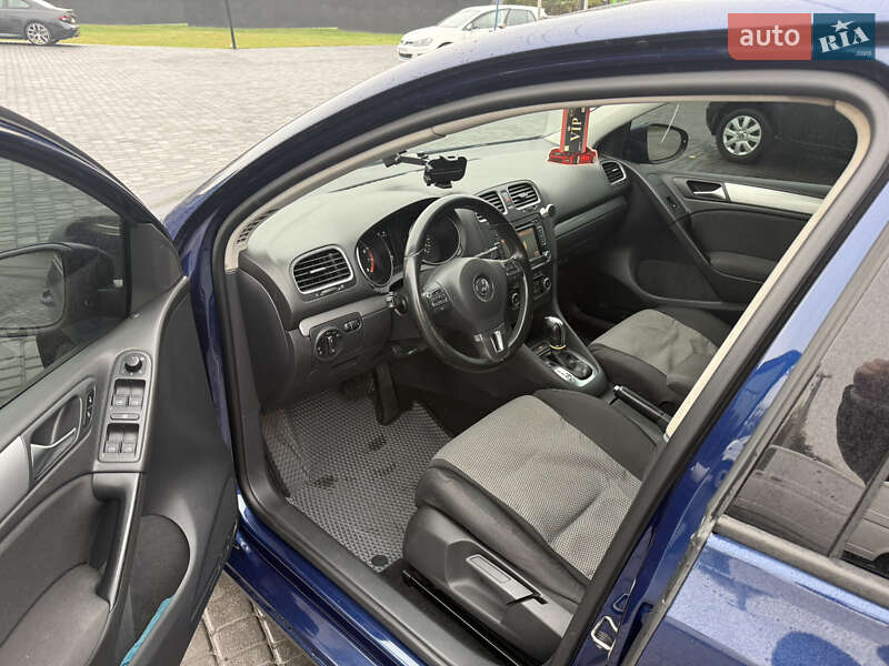 Хэтчбек Volkswagen Golf 2012 в Фастове