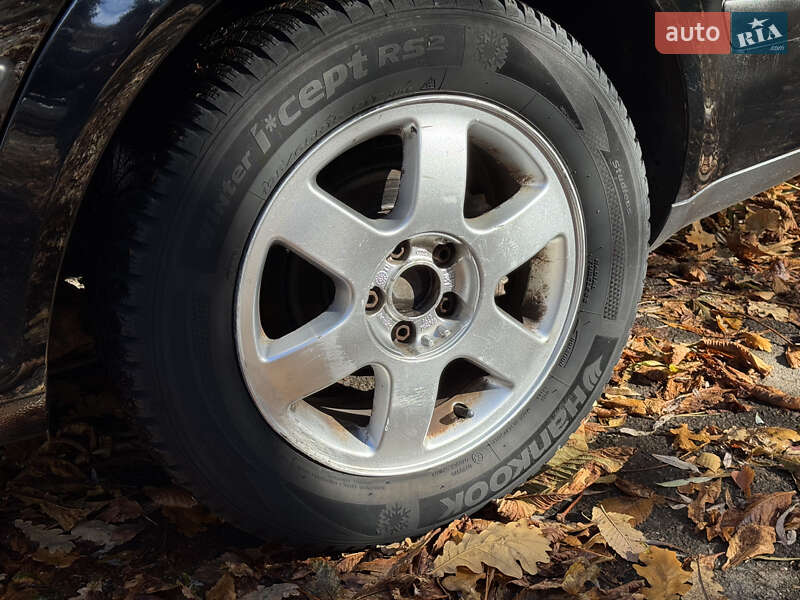 Універсал Volkswagen Golf 2005 в Дрогобичі