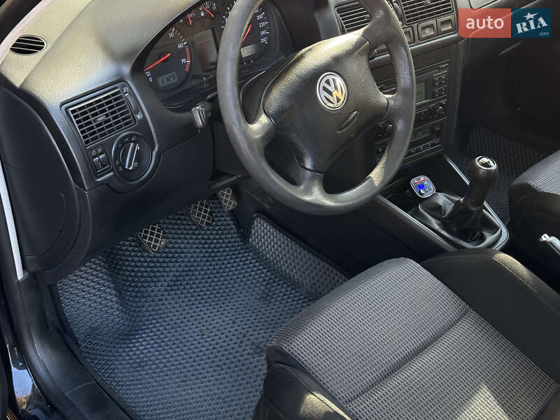 Універсал Volkswagen Golf 2005 в Дрогобичі
