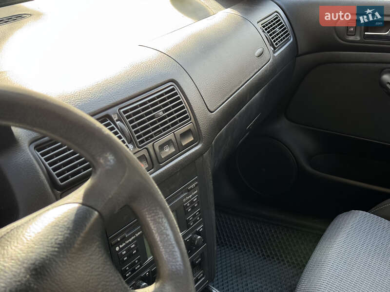 Універсал Volkswagen Golf 2005 в Дрогобичі