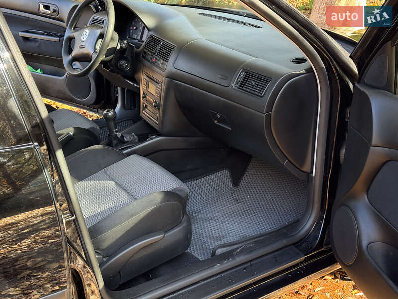 Універсал Volkswagen Golf 2005 в Дрогобичі