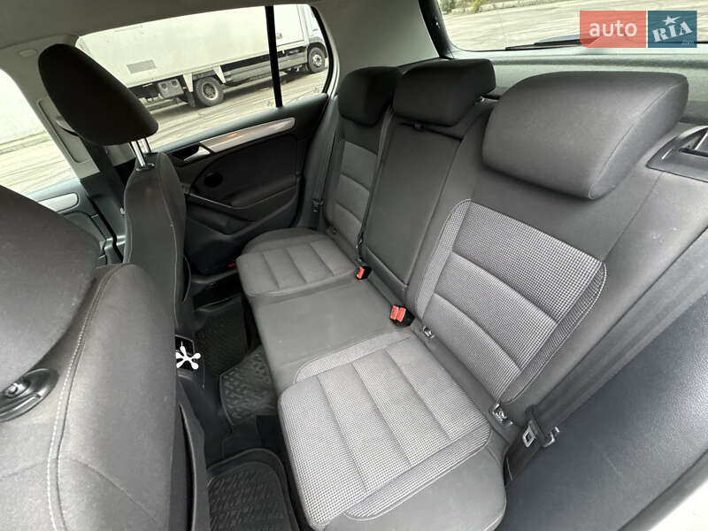 Хэтчбек Volkswagen Golf 2012 в Киеве фото 25 Хэтчбек Volkswagen Golf 2012 в Киеве