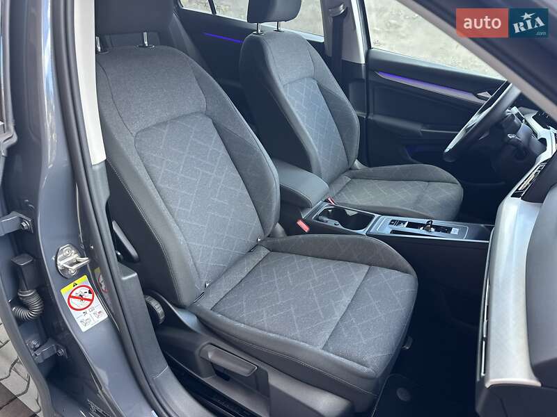 Универсал Volkswagen Golf 2022 в Стрые