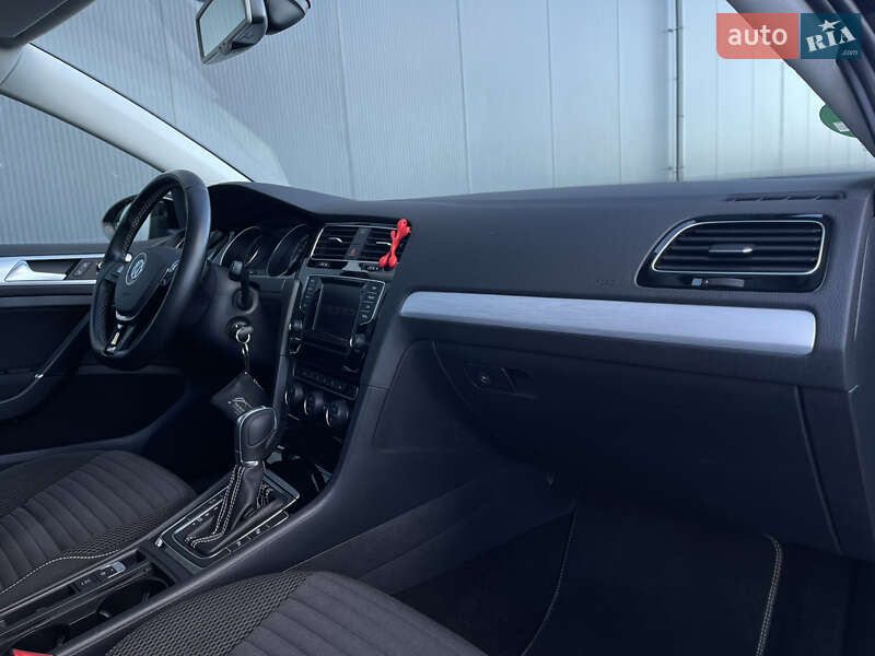 Универсал Volkswagen Golf 2014 в Львове