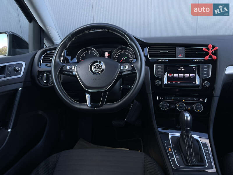 Универсал Volkswagen Golf 2014 в Львове