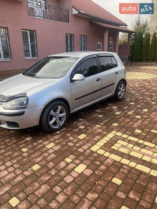 Хэтчбек Volkswagen Golf 2003 в Виноградове фото 3 Хэтчбек Volkswagen Golf 2003 в Виноградове