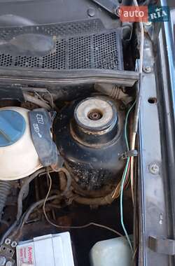 Хэтчбек Volkswagen Golf 1993 в  фото 5 Хэтчбек Volkswagen Golf 1993 в