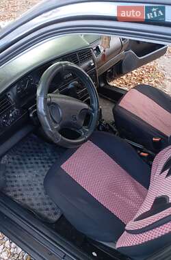 Хэтчбек Volkswagen Golf 1993 в  фото 8 Хэтчбек Volkswagen Golf 1993 в