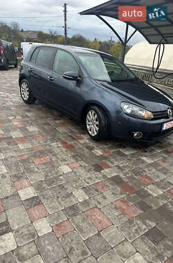 Хэтчбек Volkswagen Golf 2010 в 