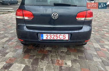 Хэтчбек Volkswagen Golf 2010 в 