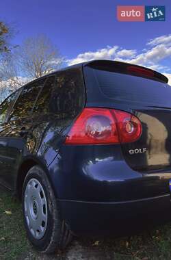 Хэтчбек Volkswagen Golf 2004 в Шаргороде