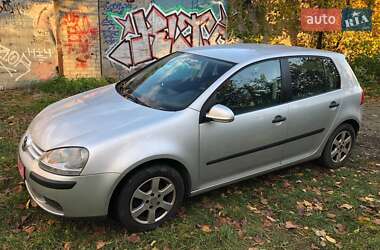 Хетчбек Volkswagen Golf 2005 в Луцьку