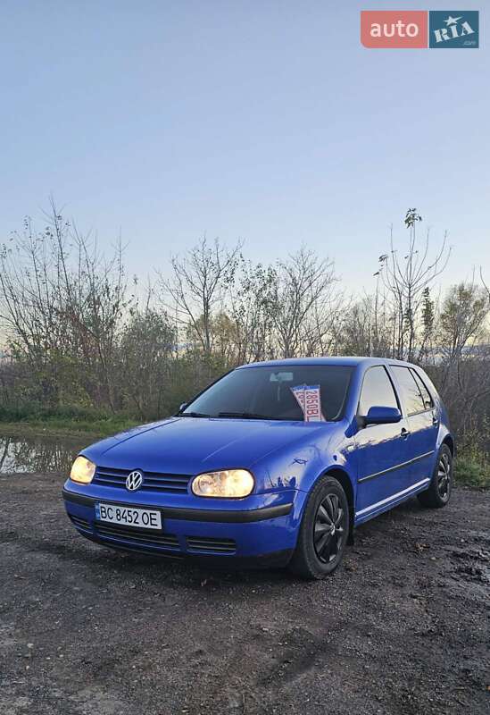 Хэтчбек Volkswagen Golf 2002 в Рудки