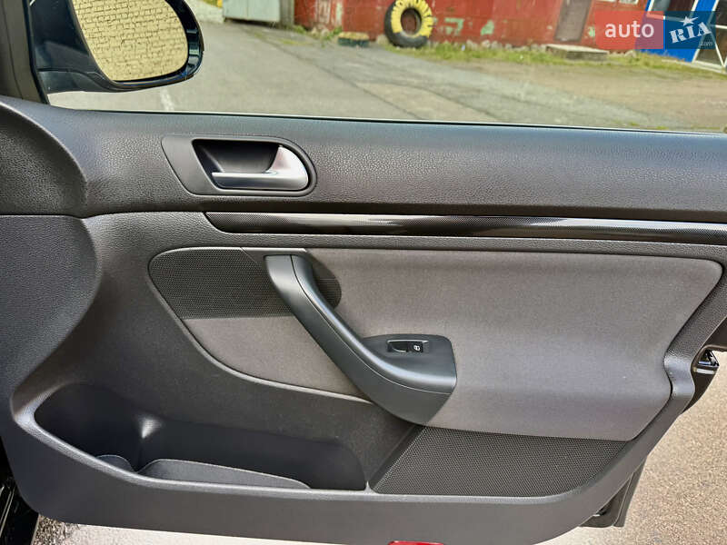 Универсал Volkswagen Golf 2011 в Ровно фото 27 Универсал Volkswagen Golf 2011 в Ровно