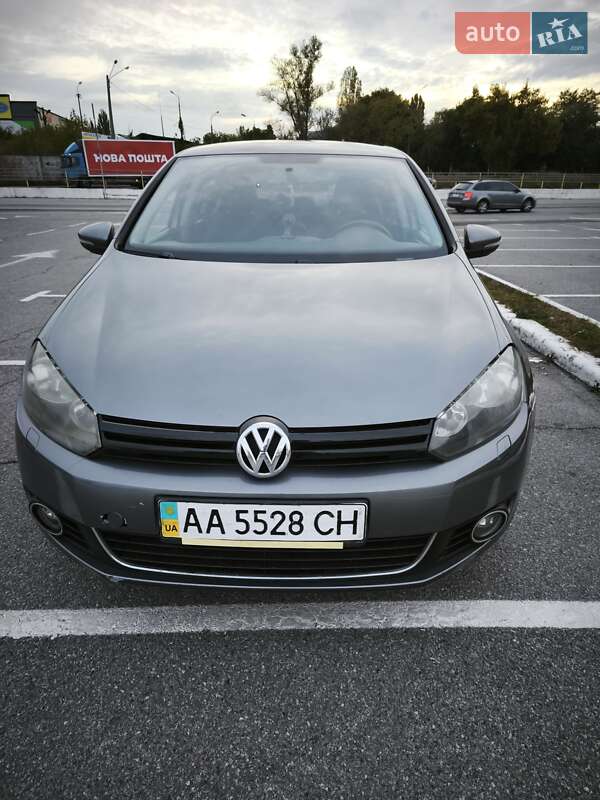 Хетчбек Volkswagen Golf 2010 в Києві