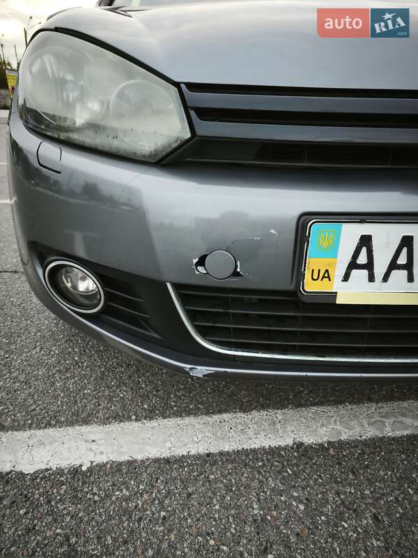 Хетчбек Volkswagen Golf 2010 в Києві
