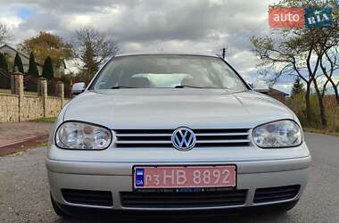 Хэтчбек Volkswagen Golf 2002 в  фото 4 Хэтчбек Volkswagen Golf 2002 в