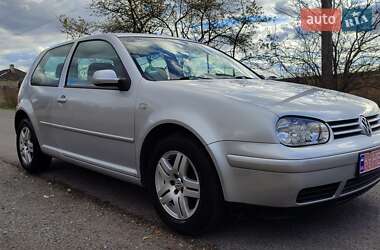 Хэтчбек Volkswagen Golf 2002 в  фото 8 Хэтчбек Volkswagen Golf 2002 в