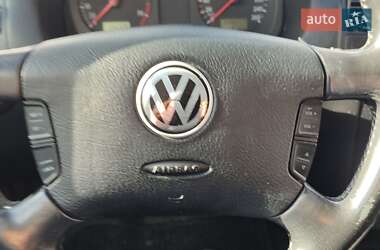 Хэтчбек Volkswagen Golf 2002 в  фото 14 Хэтчбек Volkswagen Golf 2002 в