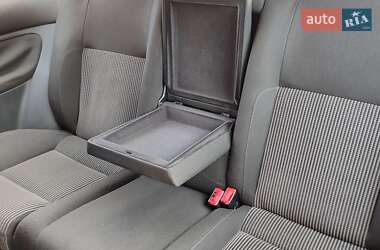 Хэтчбек Volkswagen Golf 2002 в  фото 22 Хэтчбек Volkswagen Golf 2002 в