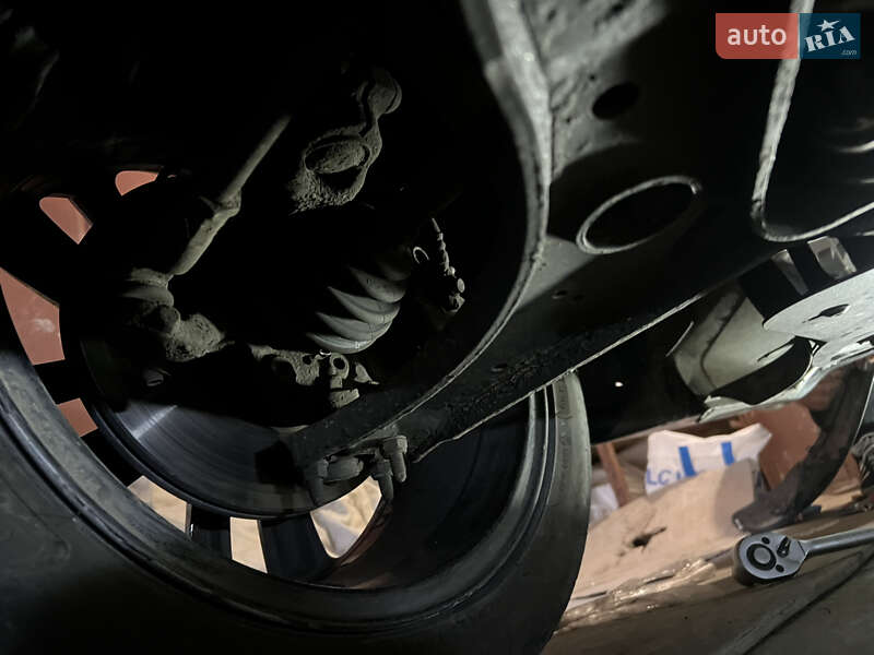 Хетчбек Volkswagen Golf 2004 в Дніпрі