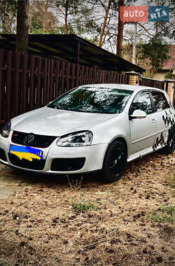 Хэтчбек Volkswagen Golf 2004 в Днепре